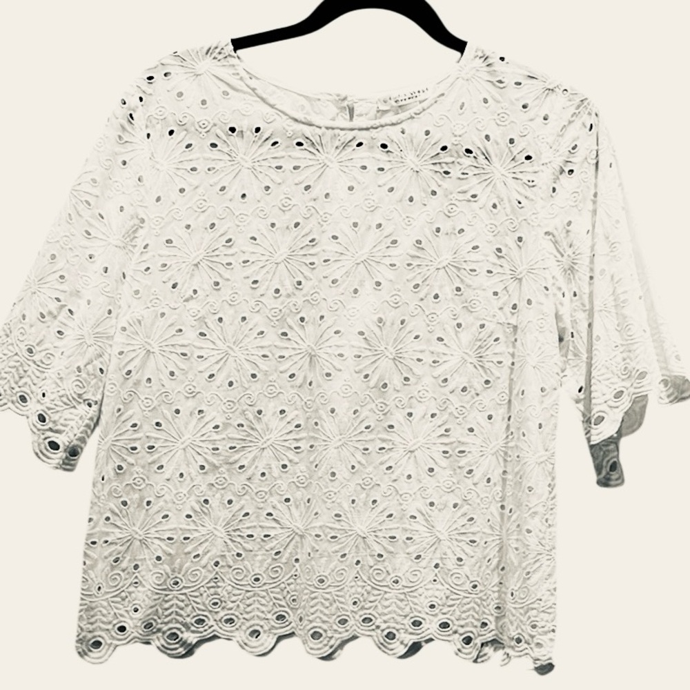Studio West Cotton Eyelet White Top Size M